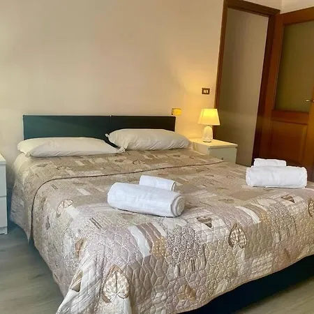 Easy House Centro Apartment Parma