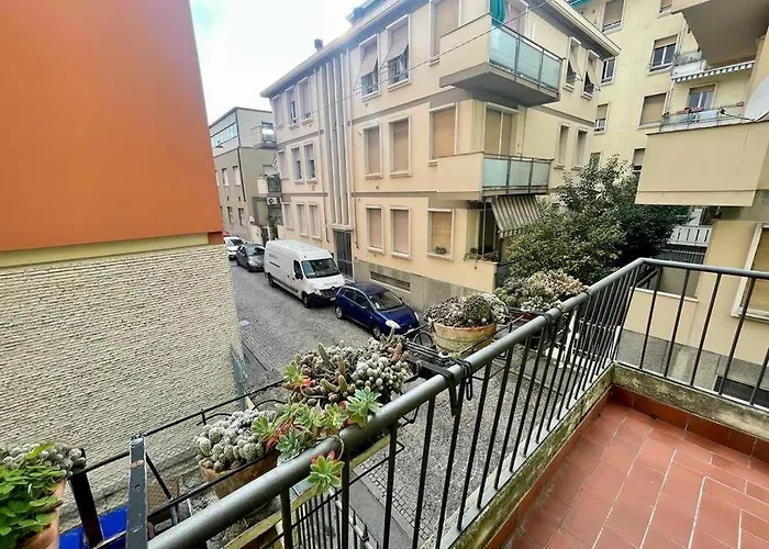 Easy House Centro * Парма